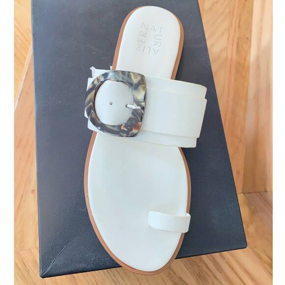 NWT/B Naturalizer Finola White Leather Sandals 8 us Buckle Detail/Summer Shoes - Picture 11 of 13